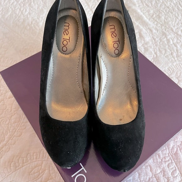 Black suede platform pumps from Me Too size 6 - Picture 4 of 5